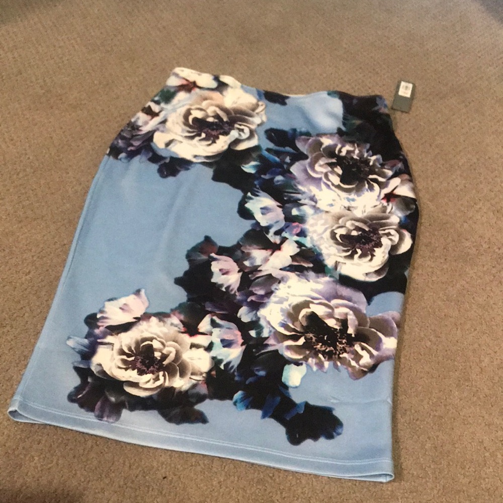 New! Gorgeous skirt!